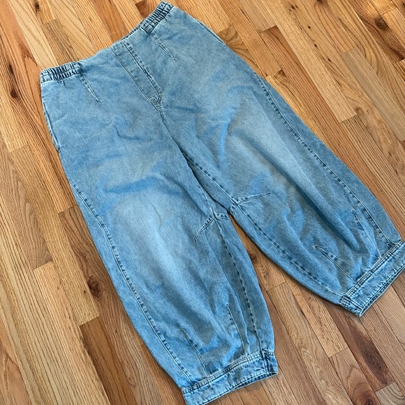 FREE PEOPLE WE THE FREE WOMENS OSLO PULL ON JEANS BAGGY FIT LIGHT WASH SZ LARGE - Picture 4 of 9